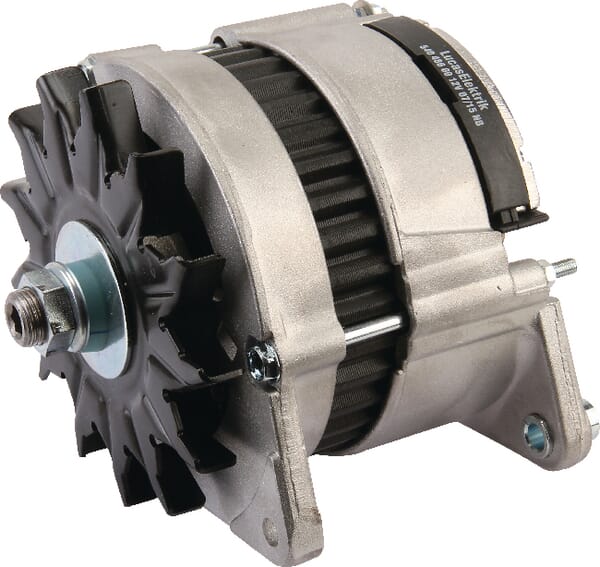 Lichtmaschine 80A 12V (3823653M1) von Agco